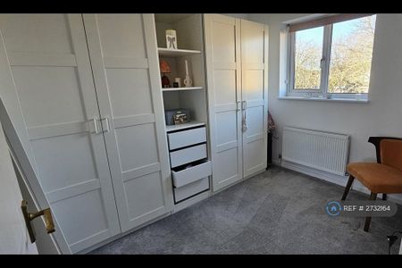4 bedroom detached house to rent - Photo 4