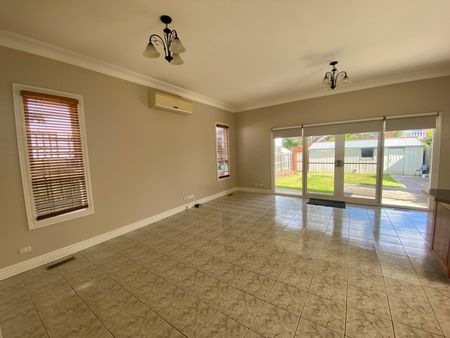 75 Miller Street, Thornbury VIC 3071 - Photo 2