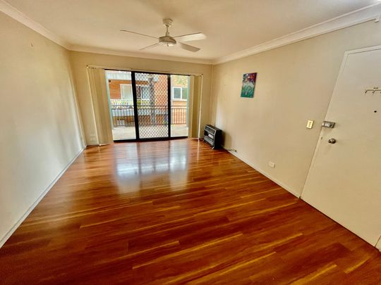 Conveniently Located Apartment! - Photo 1