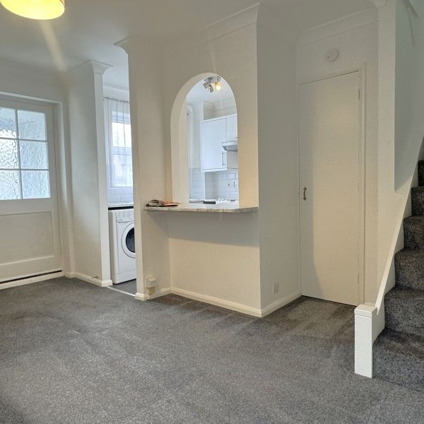 Bitterne Drive, Woking - 1 bedroomProperty for lettings - Seymours - Photo 1