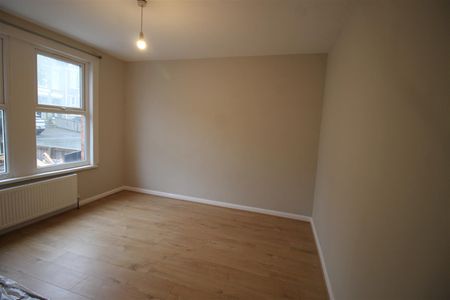 Roberts Road, High Wycombe - Photo 3