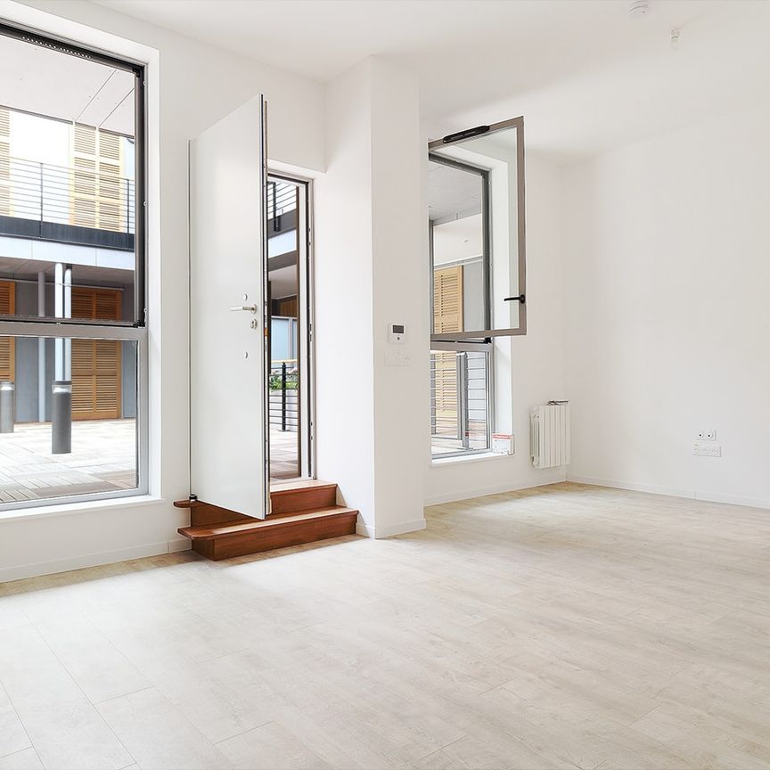 NANCY CENTRE STUDIO RENOVE LOI MALRAUX DE 30,32 M2 AVEC CAVE - Photo 1