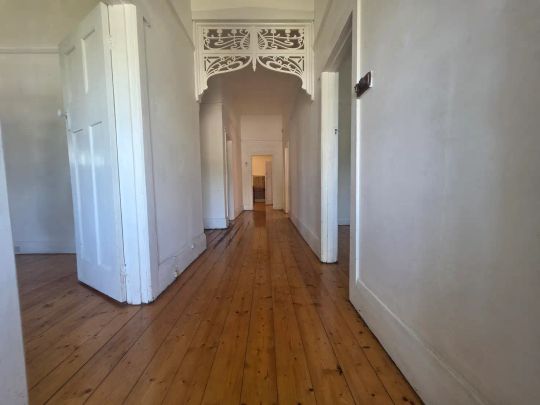 “Come Live In The Heart Of Coburg - Spacious Family Living in a Prime Location” - Photo 1