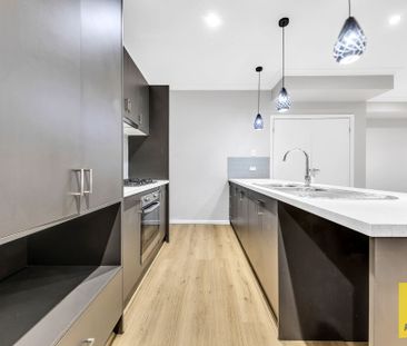 Stunning Home, Spectacular Views & Unbeatable Convenience! - Photo 5