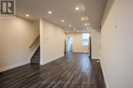 28 BARTLETT AVENUE - Photo 3