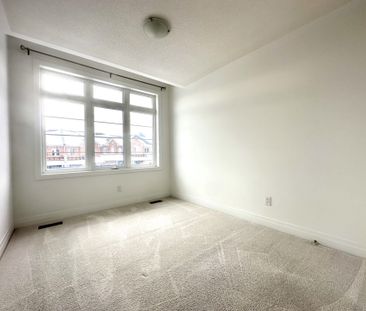 For Lease - 10 Richard Boyd Drive, East Gwillimbury, Ontario - Photo 6