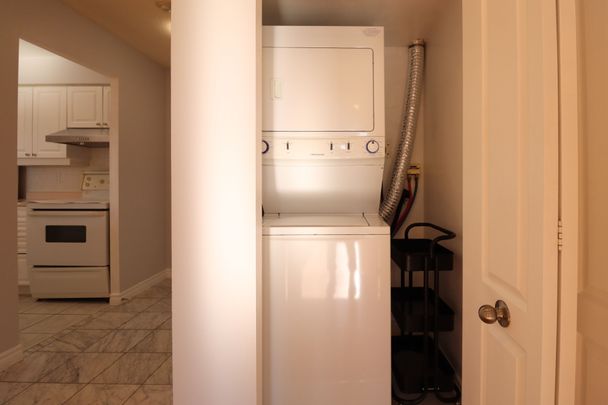 For Lease - 18 Sommerset Way Unit# 1105, Toronto, Ontario - Photo 1