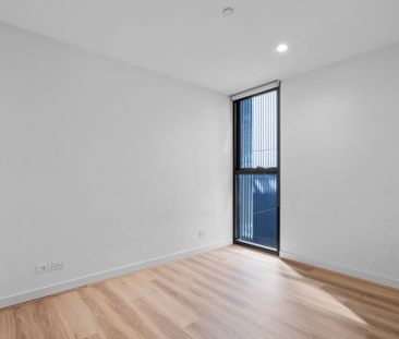 Modern 2 Bedroom Apartment with Incredible City Views - Photo 2