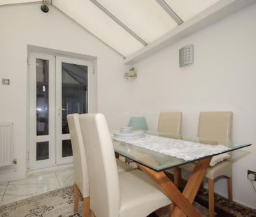 3 bedroom terraced house to rent - Photo 3