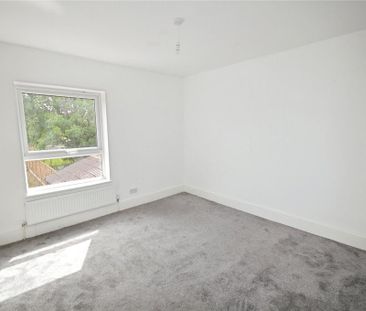 2 bedroom end of terrace house to rent - Photo 4