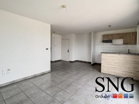 T3 AVEC TERRASSE + PARKING - Photo 3