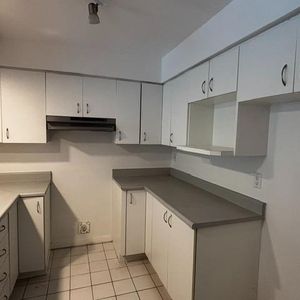 Condo à louer à Boucherville dans un jardin avec piscine! - Photo 2