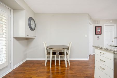 Uptown Condo for Lease - Photo 5