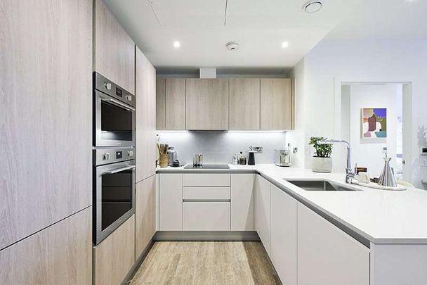 A beautiful new build two bedroom two bathroom apartment available to move in now. This apartment includes open plan living spaces, built-in wardrobes as well as being pet-friendly. - Photo 1