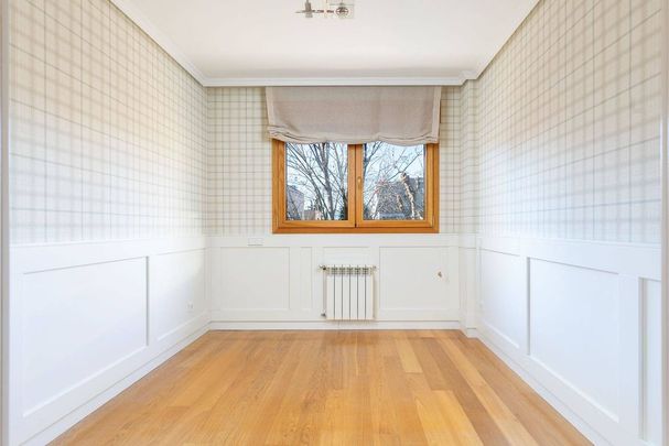 4 room luxury Flat for rent in Madrid, Spain - Foto 1