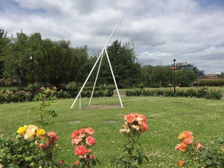 3 bedroom Flat To Let - Photo 2