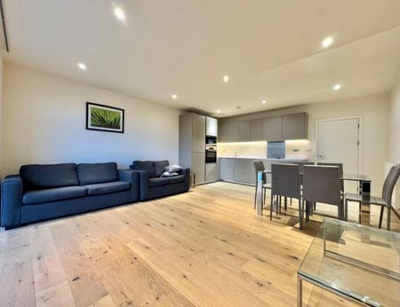 3 bedroom flat to rent - Photo 2