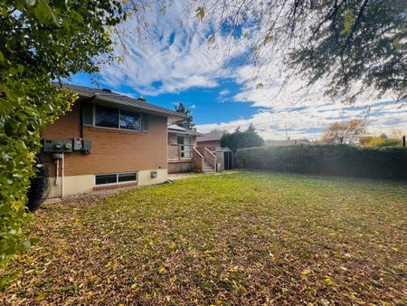 For Lease - 2749 Truscott Drive, Mississauga, Ontario - Photo 4