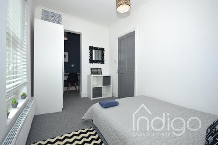 5 bedroom house to rent - Photo 2