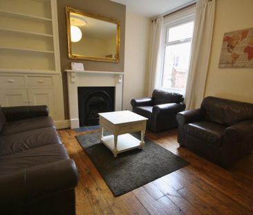 4 bedroom terraced house to rent - Photo 3