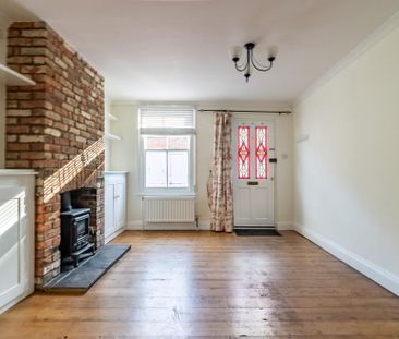2 bedroom terraced house to rent - Photo 1