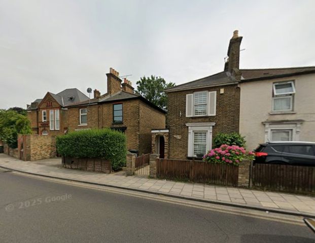 Studio Flat, Catford Hill, SE6 - Photo 1
