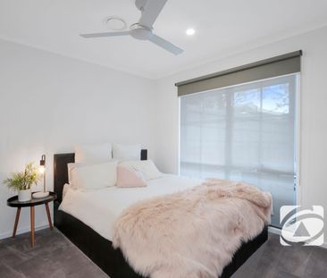 MODERN AND COMFORTABLE HOME - Photo 3