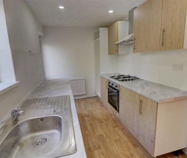 3 bedroom detached house to rent - Photo 4