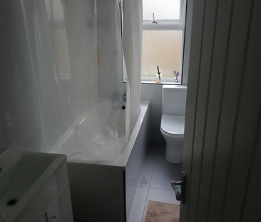 Room in a Shared House, Greenside Road, CR0 - Photo 4