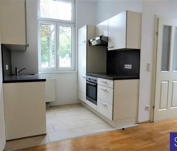 Provisionsfrei: Renovierter 31m² Altbau mit Einbauküche und Parkbli... - Photo 1