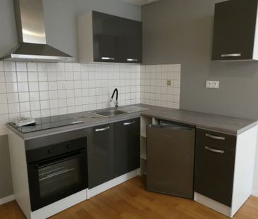 Location Appartement 1 pièce 32m² CHATEAUBRIANT 44110 - Photo 2