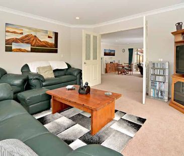 Spacious Family Home with Pool - Ticks All the Box - Photo 1