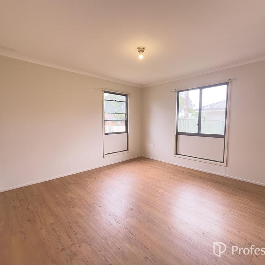 9 Flemming Crescent, West Tamworth NSW 2340 - House For Rent | Domain - Photo 1