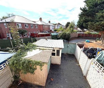 4 bedroom semi-detached house to rent - Photo 3