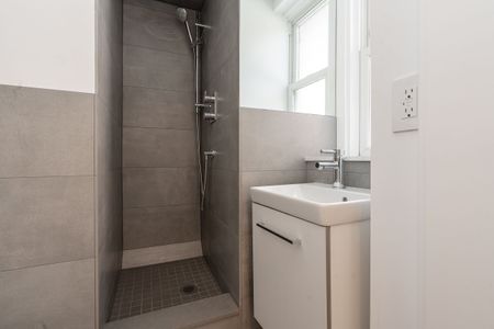 160 Huron Street - Photo 4