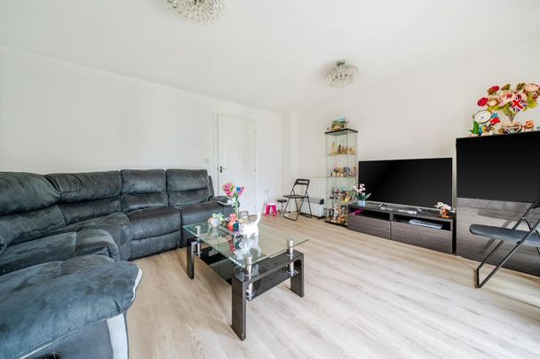 3 bedroom semi-detached house to rent - Photo 1