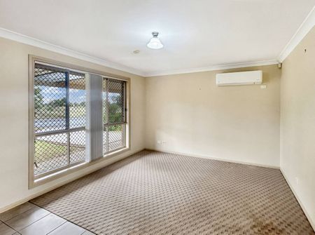 Charming 3 Bedroom House in Alfred Street - Photo 3