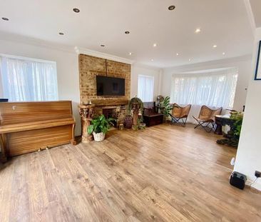 4 bedroom detached house to rent - Photo 5