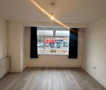 4 bedroom end of terrace house to rent - Photo 2