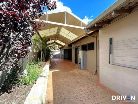 Elevated Living in a Peaceful Cul-de-Sac – Modern Comfort & Stunning Views - Photo 3