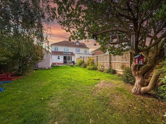 3 bedroom semi-detached house to rent - Photo 1