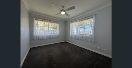 Spacious Family Home + Separate Studio Bedroom - Photo 3