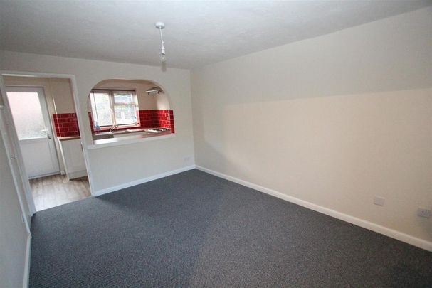 2 bedroom detached house to rent - Photo 1