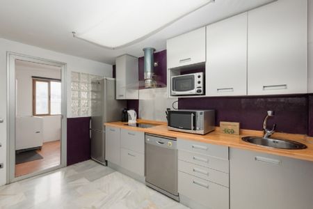 2 Bedroom Apartment For Rent in Puerto Banús, Málaga - Photo 3