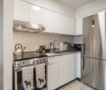 $2,200/ 400ft2 - Amazing Studio Fully Renovated, Steps to Sunset Beach - Photo 3