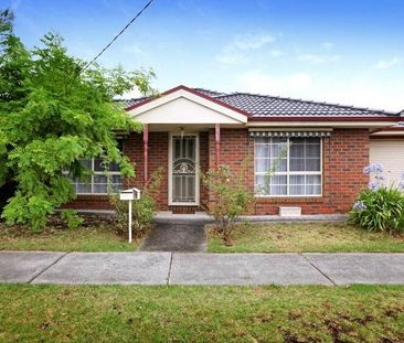 8 Sexton Street, Airport West VIC 3042 - Photo 6