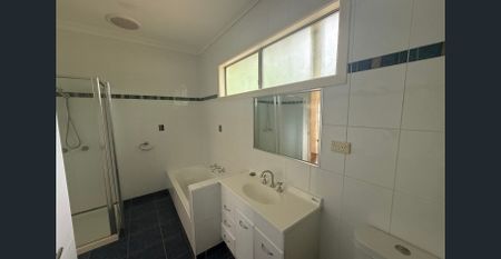 Low Maintenance home in a great location - Photo 4