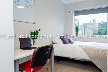 1 bedroom in a house share to rent - Photo 3