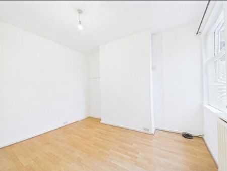 4 Bed Terraced House, Cedric St, M5 - Photo 3
