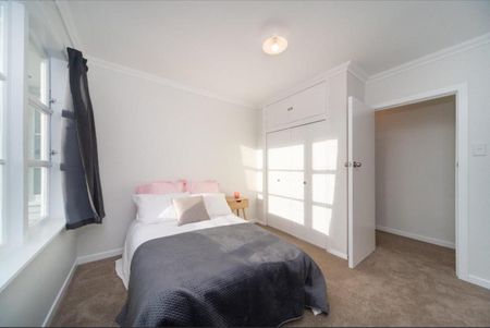 Tidy, Modern & warm home - Photo 5